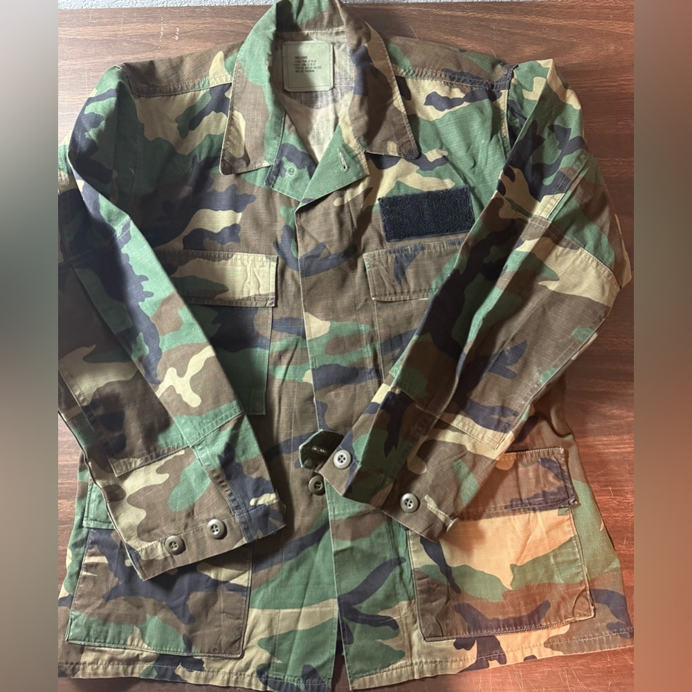 US Military issue woodland BDU blouse/shirt Small X-Short